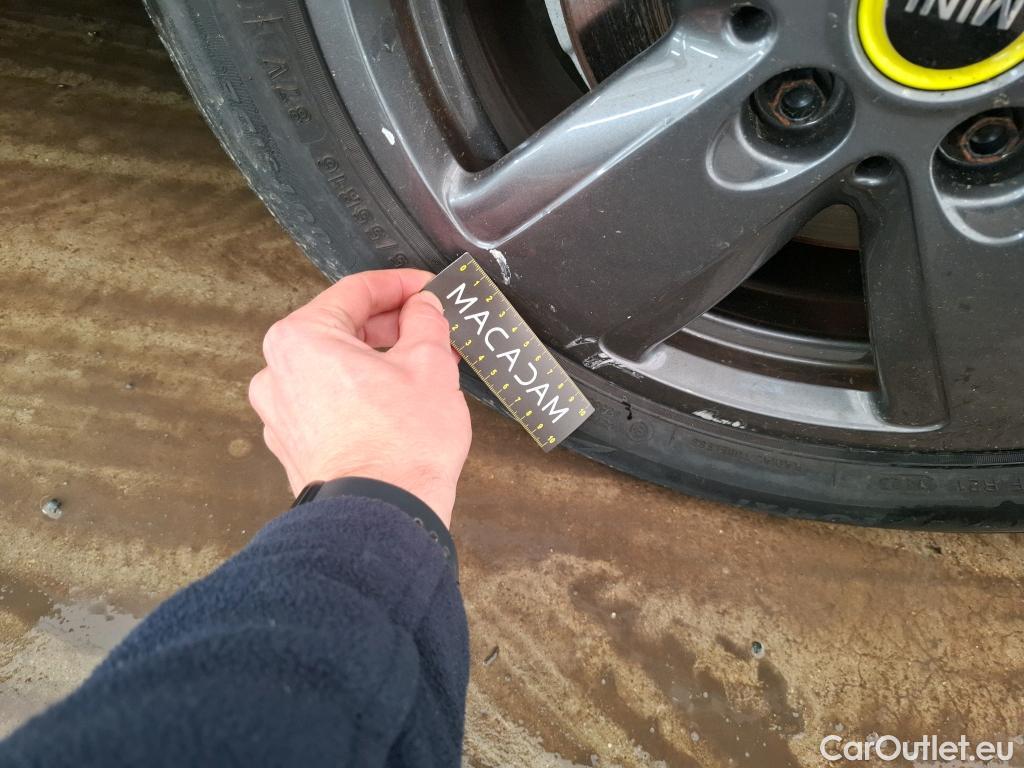  Mini  Mini   / 2014 / 3P / Berline Cooper SE Finition Business 184 ch BVA #25