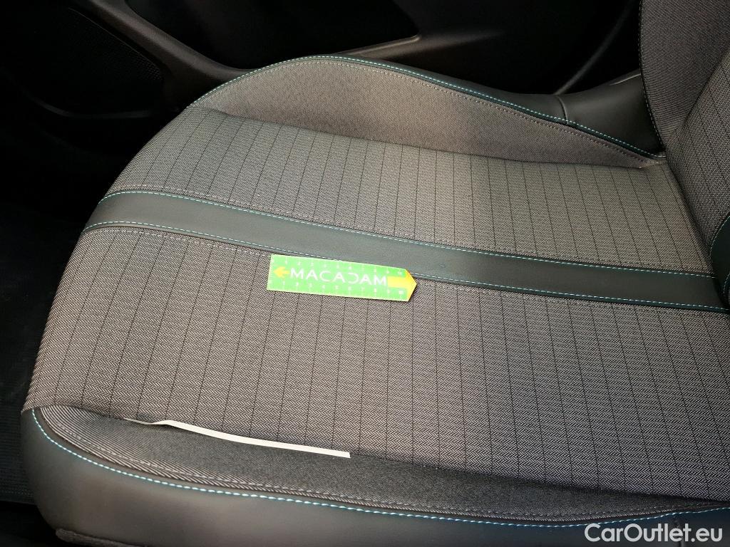  Peugeot  2008  Allure Pack 1.2 PureTech 130CV BVM6 E6d #11