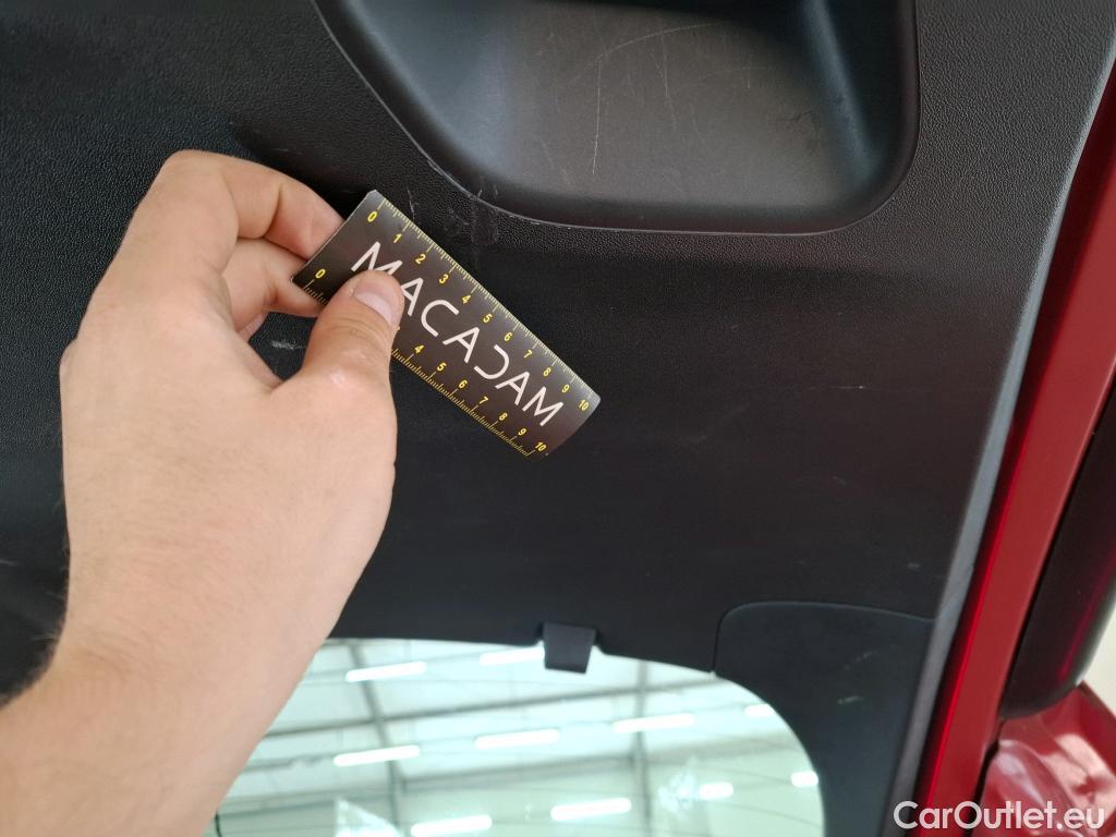  Peugeot  2008  Allure 1.2 PureTech 110CV BVA6 E6 #40