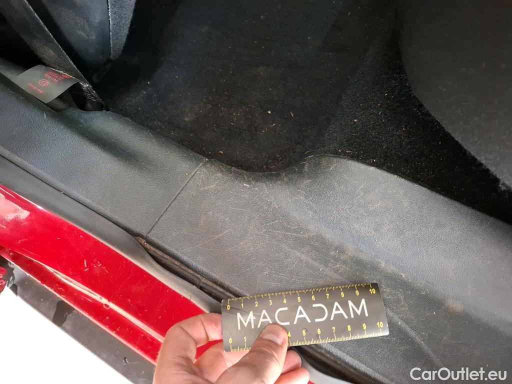  Peugeot  2008  Allure 1.2 PureTech 110CV BVA6 E6 #29