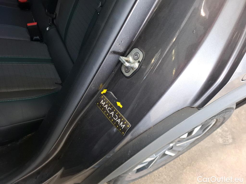  Peugeot  2008  Allure Business 1.5 HDi 130CV BVA8 E6d #8