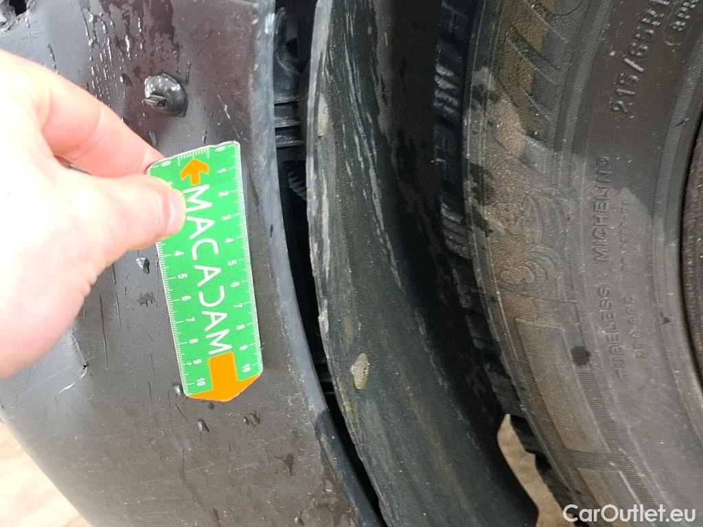  Peugeot  Expert  Kombi L2 1.5 HDi 120CV BVM6 9 Sieges E6dT #86