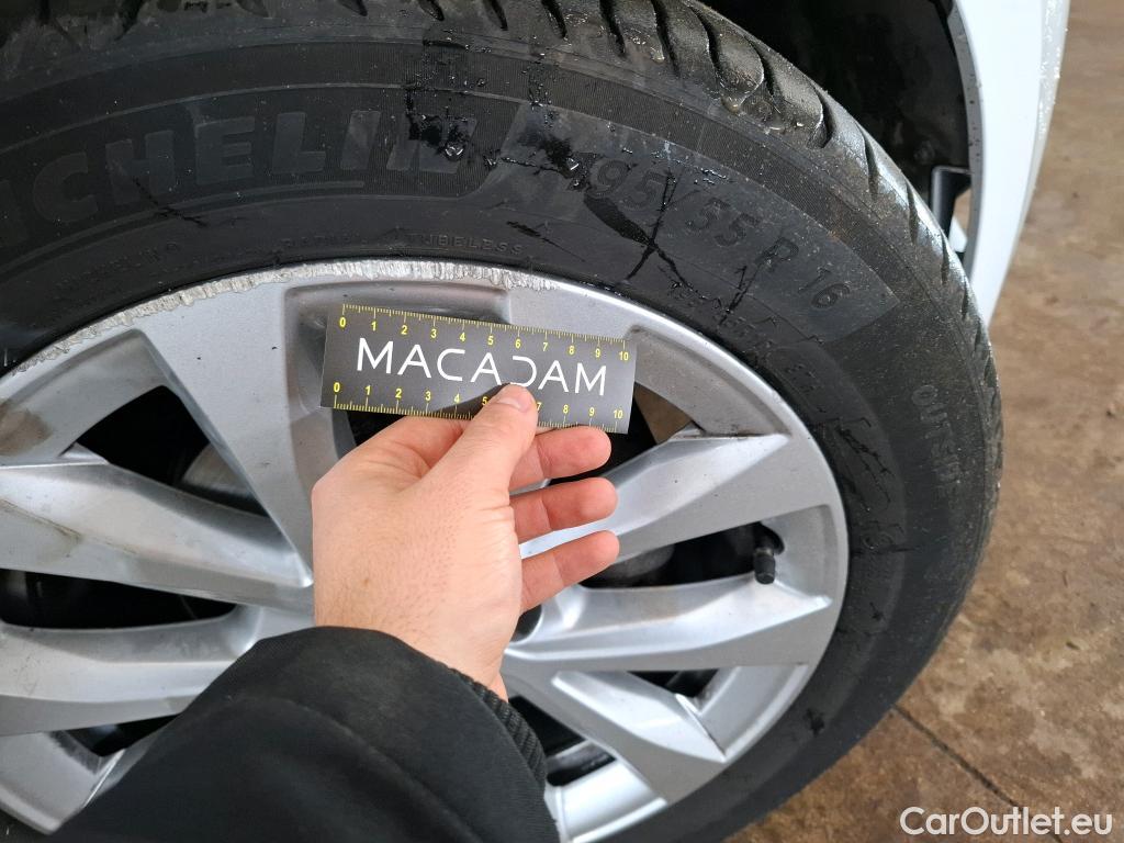  Renault  Clio RENAULT  / 2019 / 5P / Berline Evolution TCe 90 #4