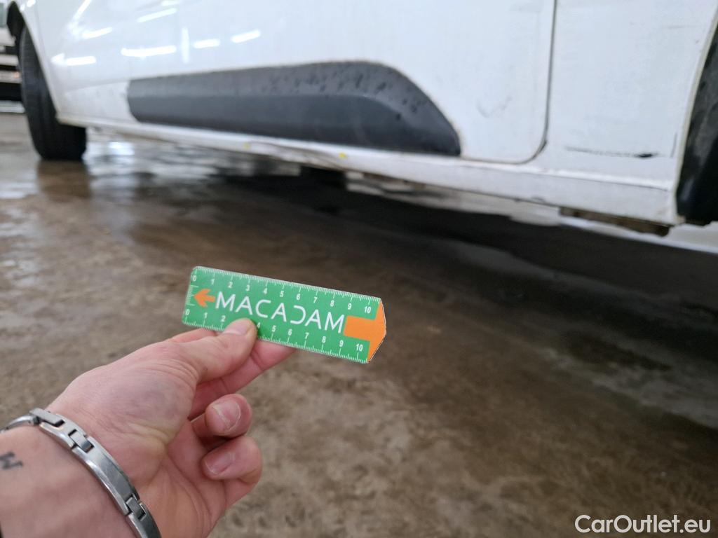  Peugeot  Expert  Kombi L2 1.5 HDi 120CV BVM6 9 Sieges E6dT #39