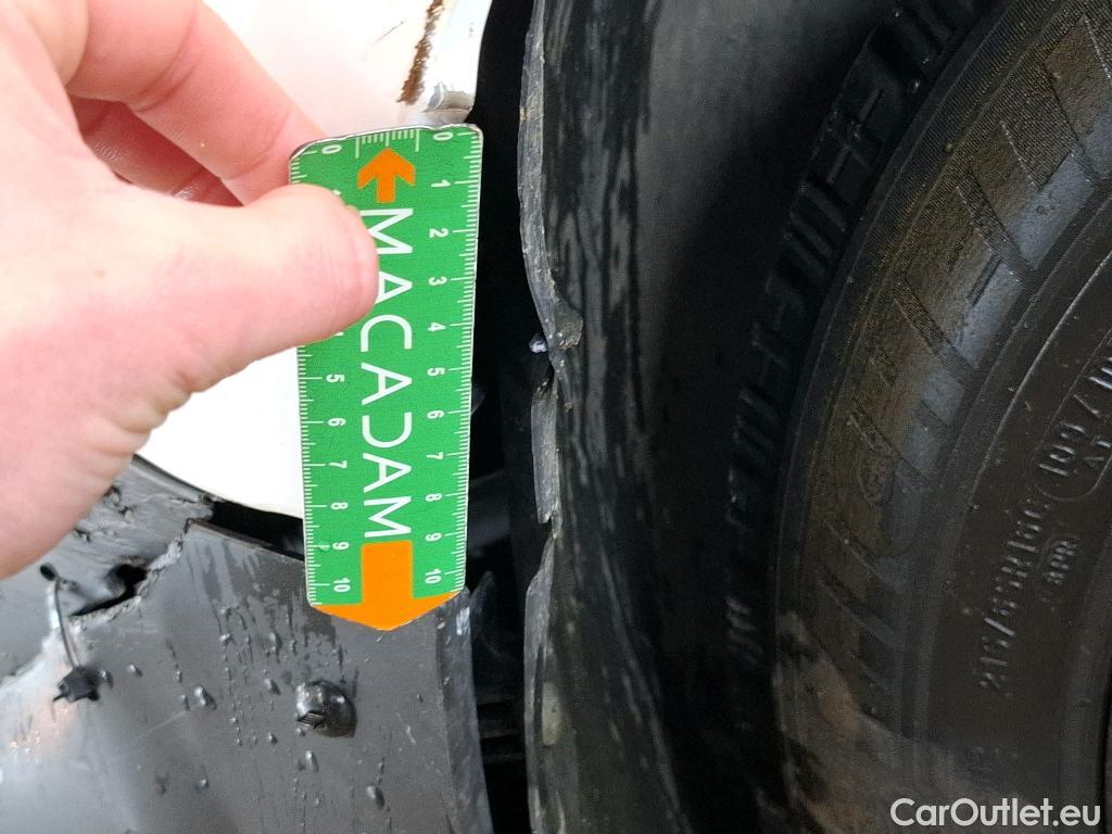  Peugeot  Expert  Kombi L2 1.5 HDi 120CV BVM6 9 Sieges E6dT #85