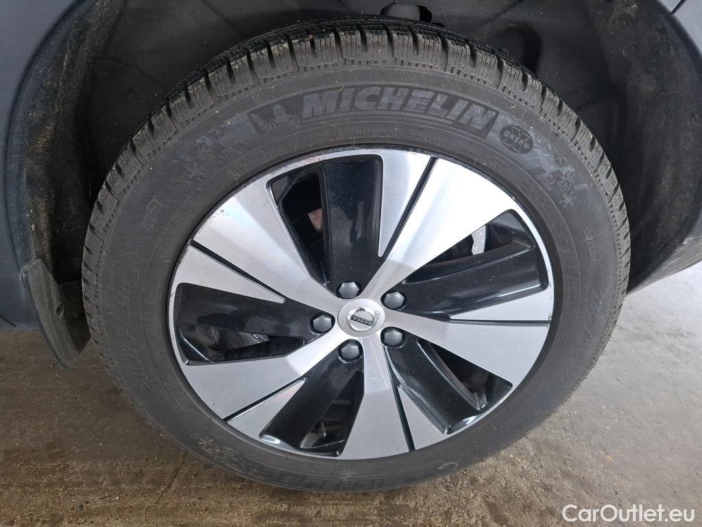  Volvo  XC 40 VOLVO XC40 / 2022 / 5P / SUV Recharge T5 262 DCT7 Plus #2