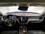  Volvo  XC60 VOLVO  / 2017 / 5P / SUV B5 D AWD AUTOMATICO MOMENTUM PRO #3