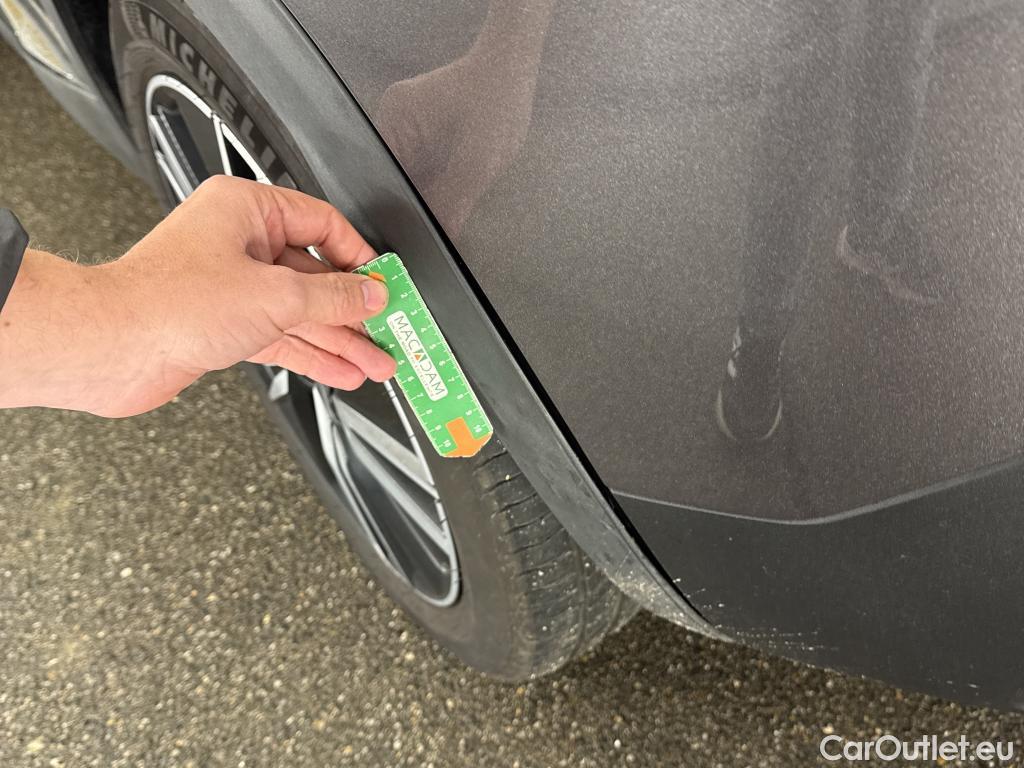  Peugeot  3008 PEUGEOT  / 2020 / 5P / SUV 1.6 HYBRID4 300 E-EAT8 GT Pack #26