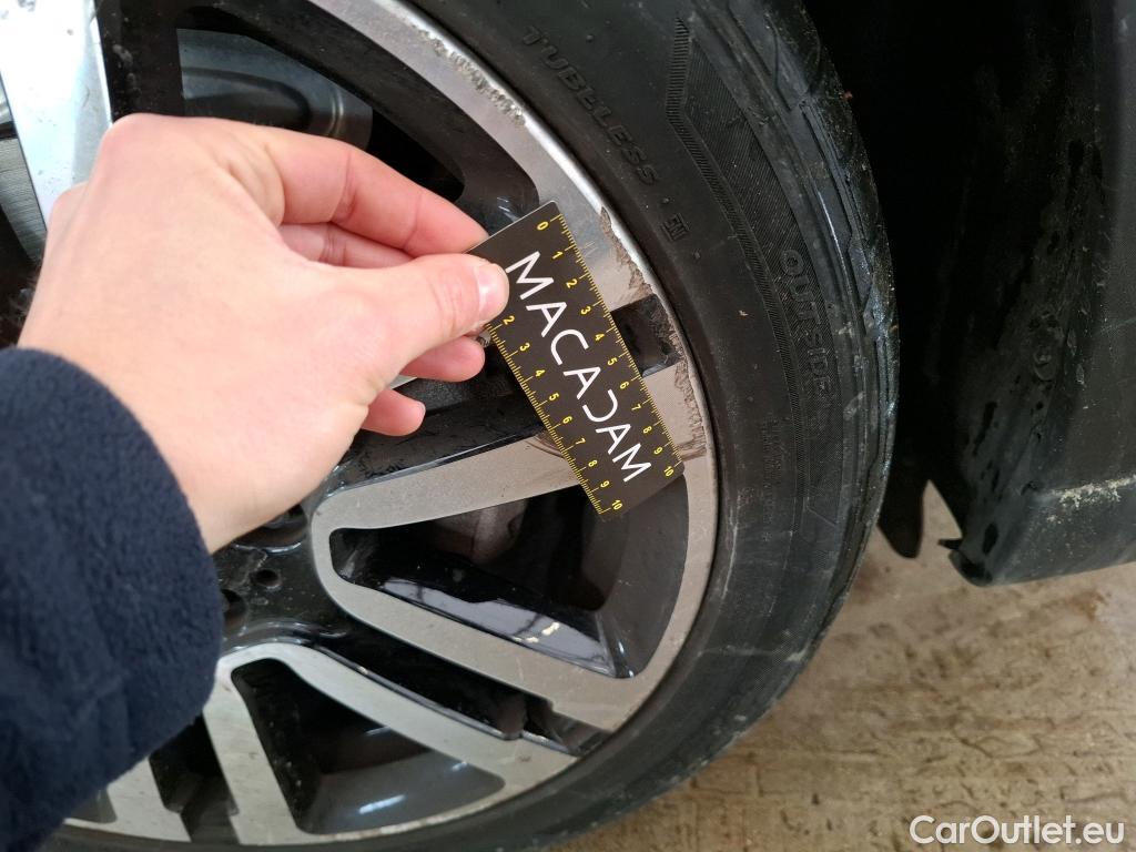  Mini  Mini   / 2021 / 3P / Berline Cooper SE Finition  Yours 184 ch BVA #54