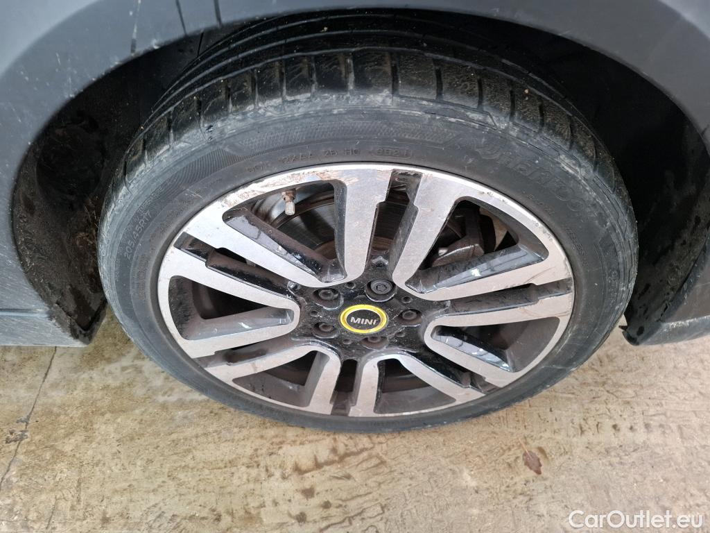  Mini  Mini   / 2021 / 3P / Berline Cooper SE Finition  Yours 184 ch BVA #50