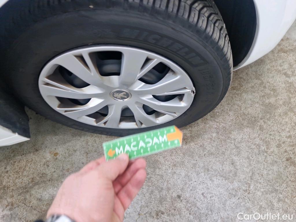  Peugeot  208  Affaire Premium Pack 1.5 HDi 100CV BVM6 E6dT #14