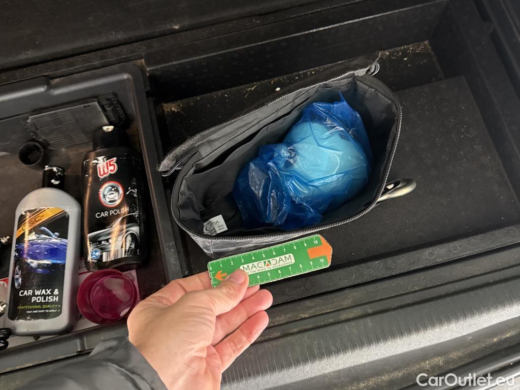  Peugeot  3008 PEUGEOT  / 2020 / 5P / SUV 1.6 HYBRID4 300 E-EAT8 GT Pack #21