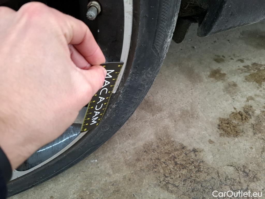  Mini  Mini   / 2021 / 3P / Berline Cooper SE Finition  Yours 184 ch BVA #48