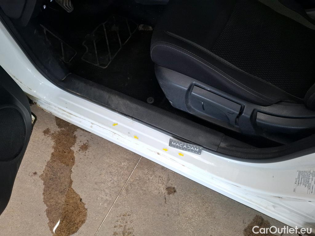  Nissan  Qashqai NISSAN  2017 5P Crossover 1.7 DCI 150 Business Edition #17