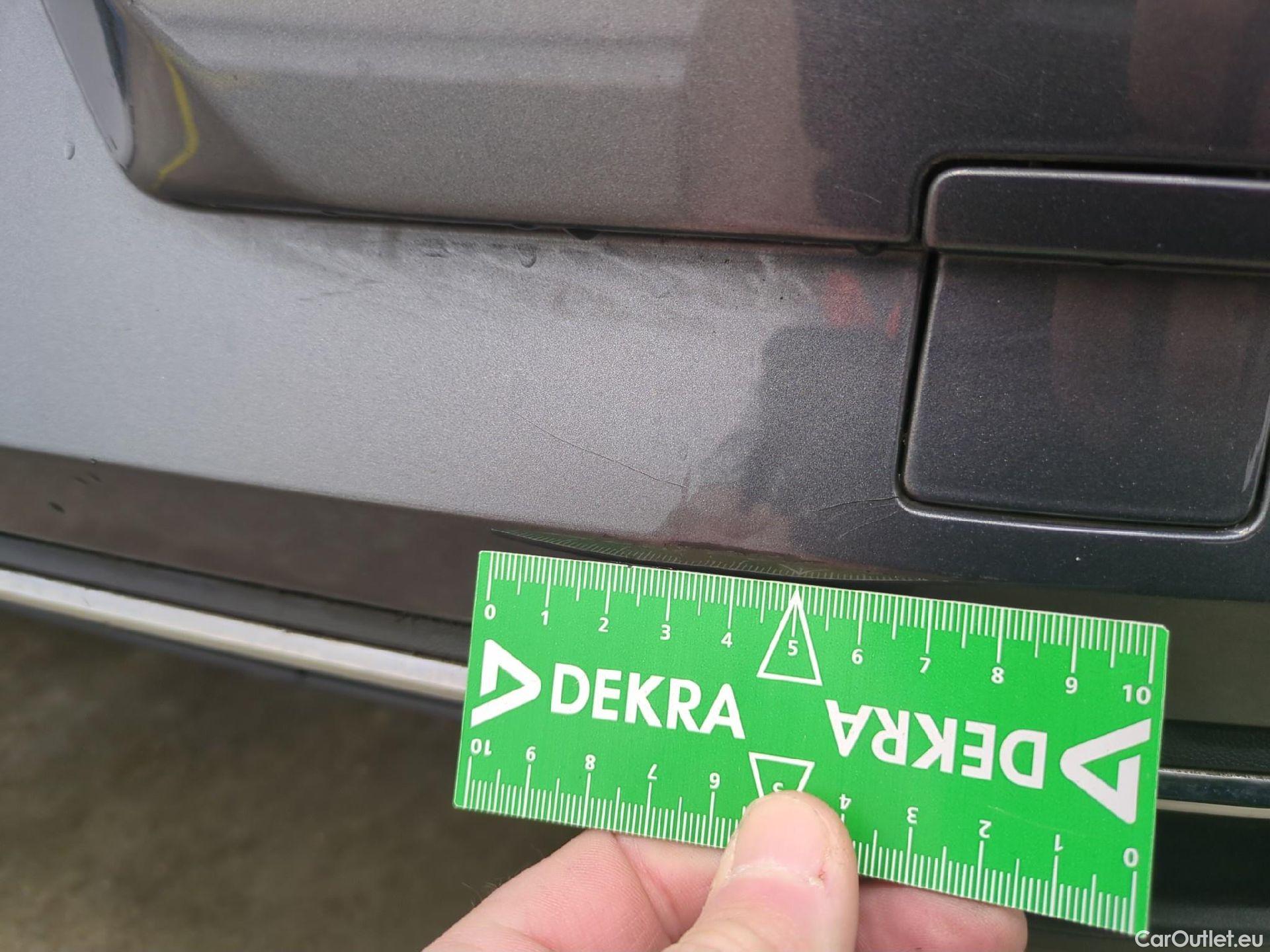  Volkswagen  Golf  VII Berline Confortline Business BMT 1.6 TDI 115CV BVA7 E6dT #40