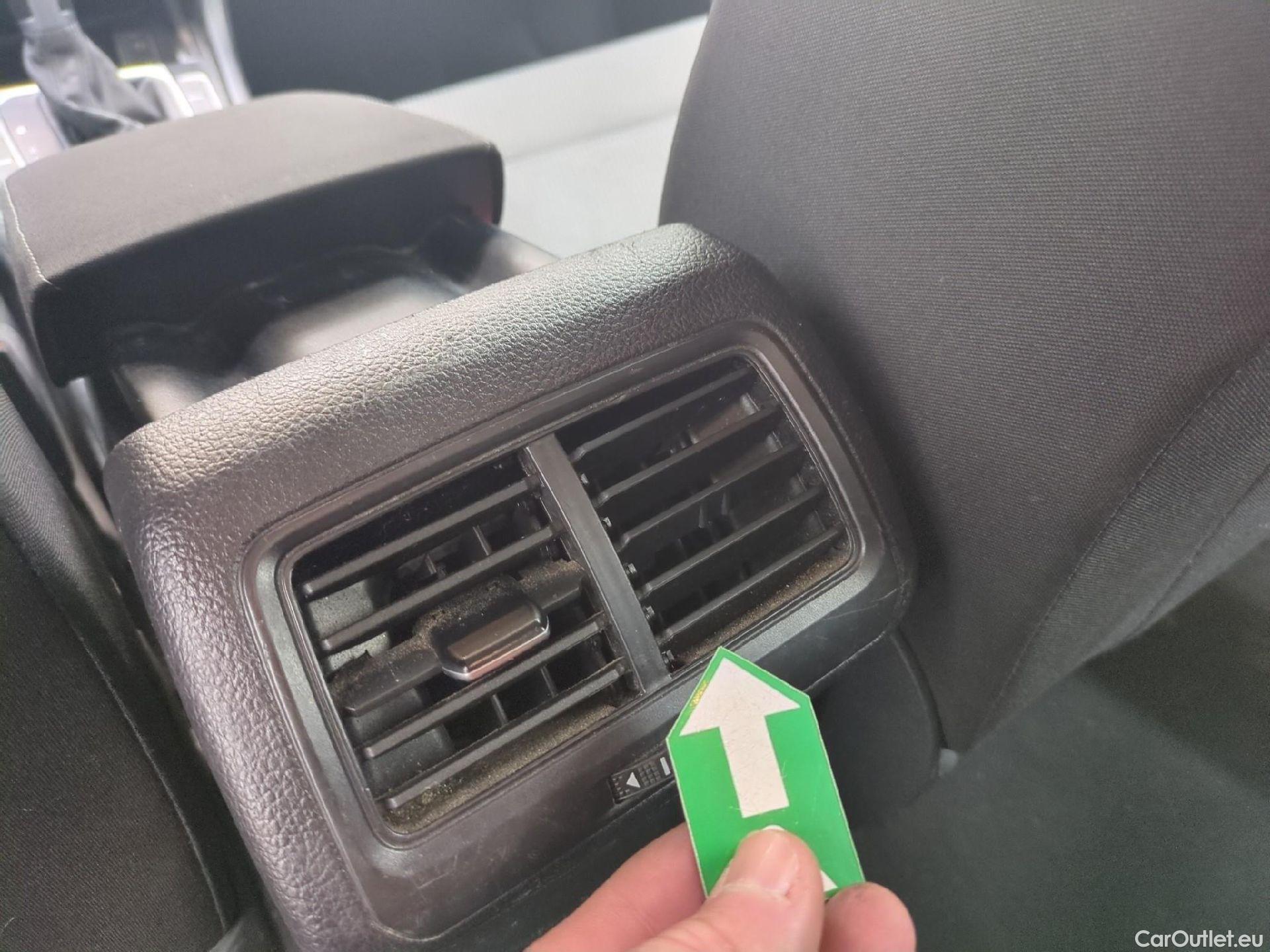  Volkswagen  Golf  VII Berline Confortline Business BMT 1.6 TDI 115CV BVA7 E6dT #8