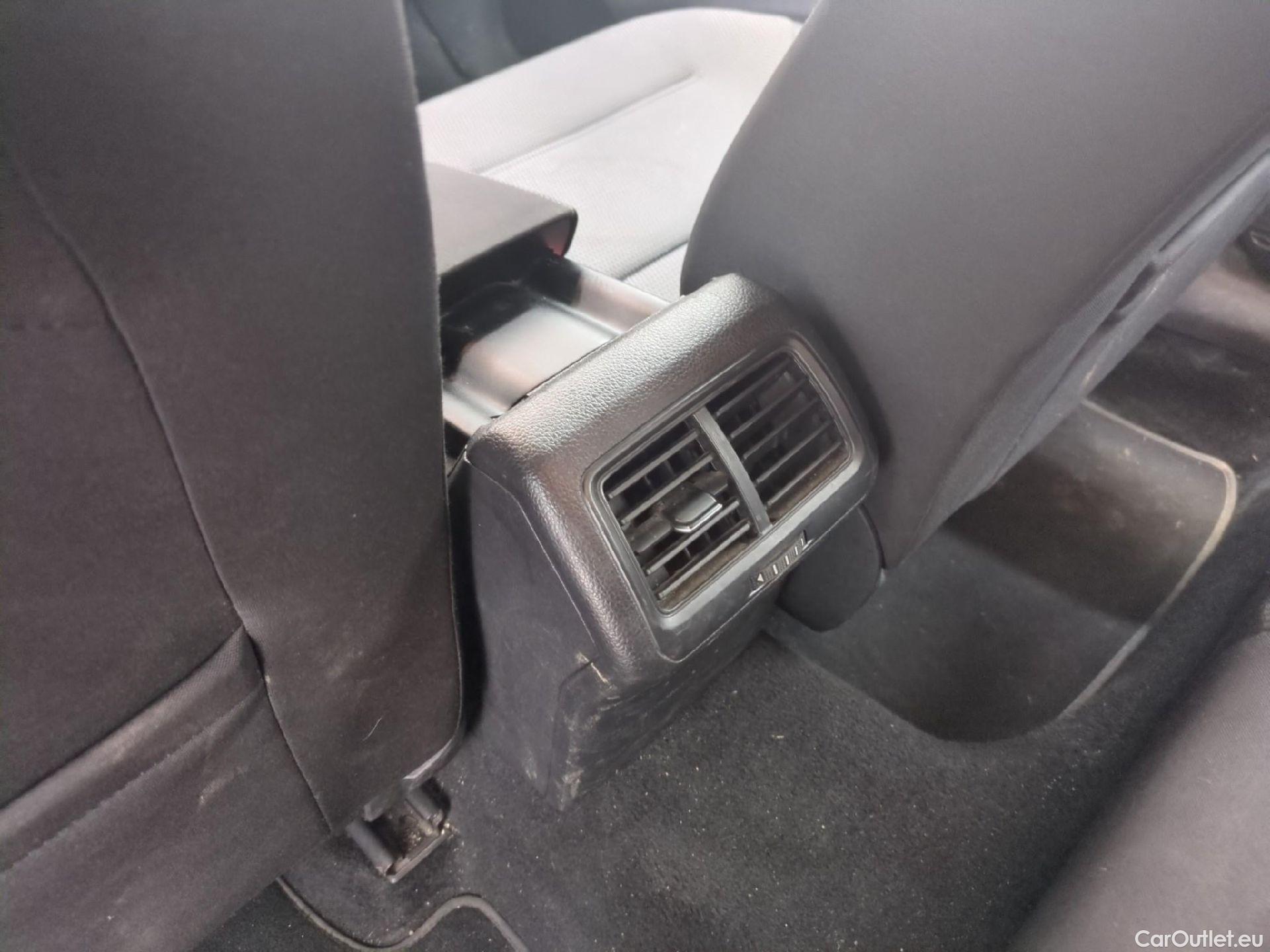  Volkswagen  Golf  VII Berline Confortline Business BMT 1.6 TDI 115CV BVA7 E6dT #9