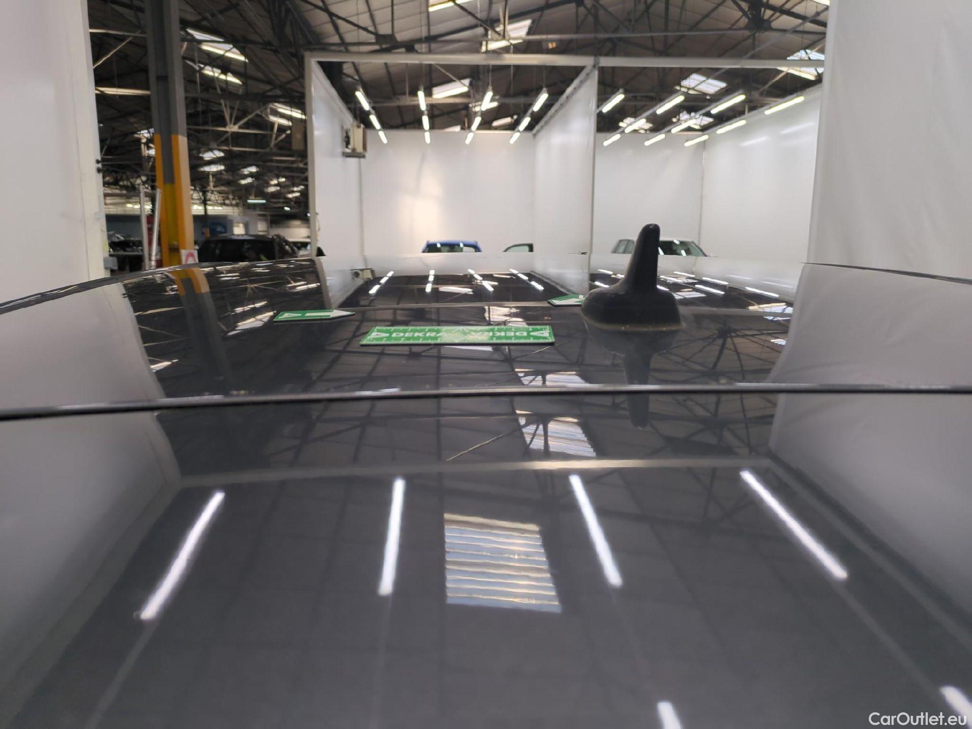  Volkswagen  Golf  VII Berline Confortline Business BMT 1.6 TDI 115CV BVA7 E6dT #46