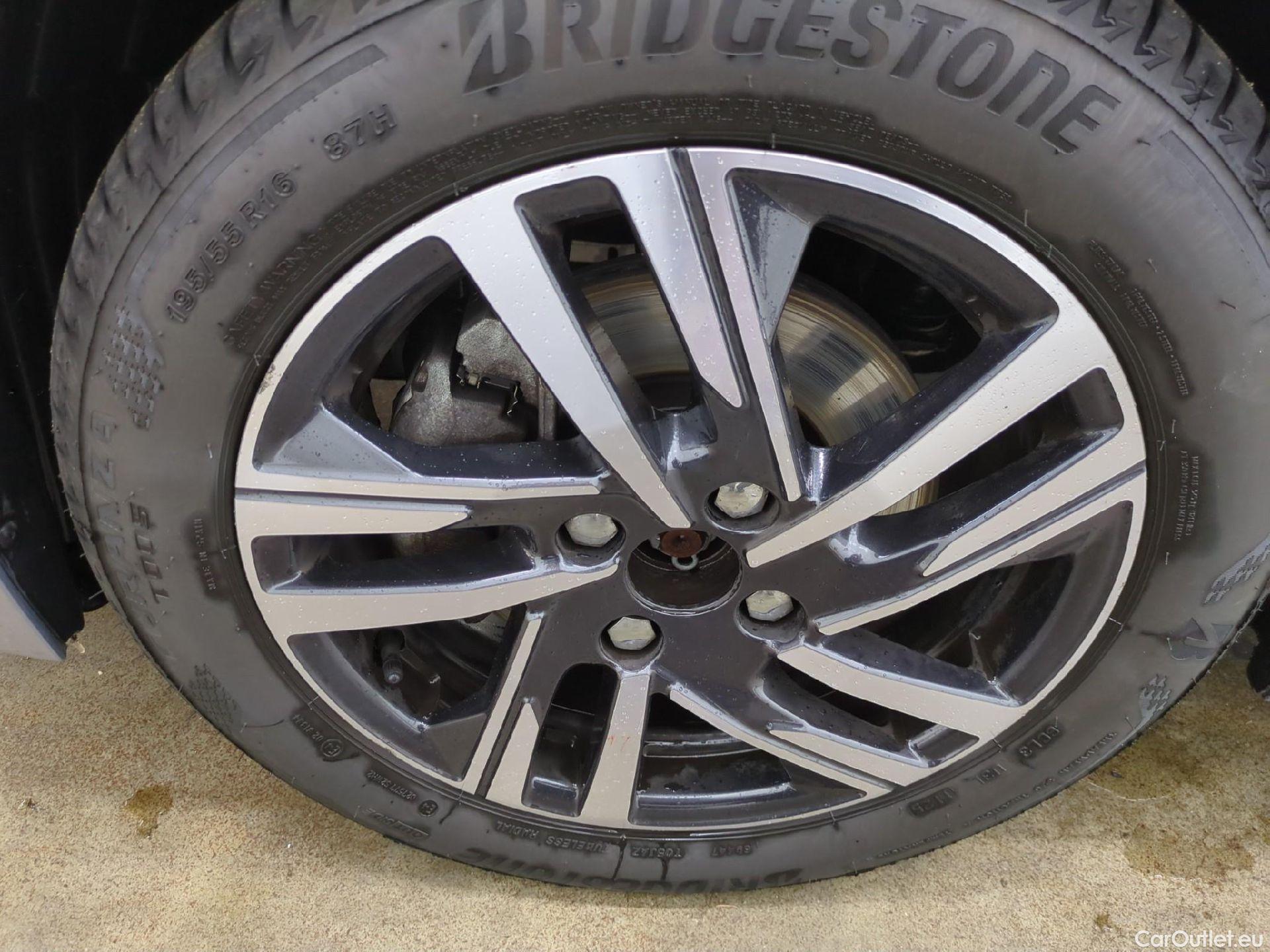  Peugeot  208  Allure Business 1.2 PureTech 100CV BVA8 E6d #6