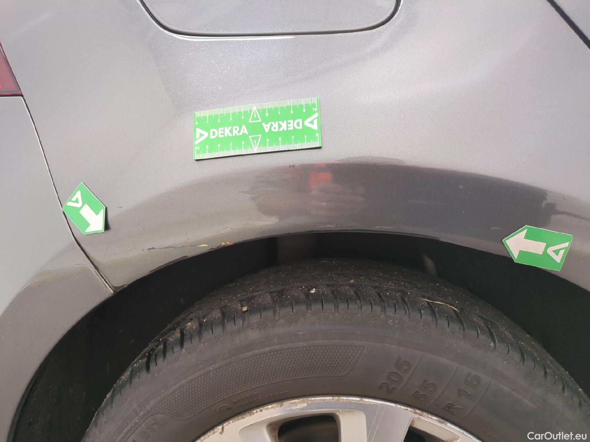  Volkswagen  Golf  VII Berline Confortline Business BMT 1.6 TDI 115CV BVA7 E6dT #52