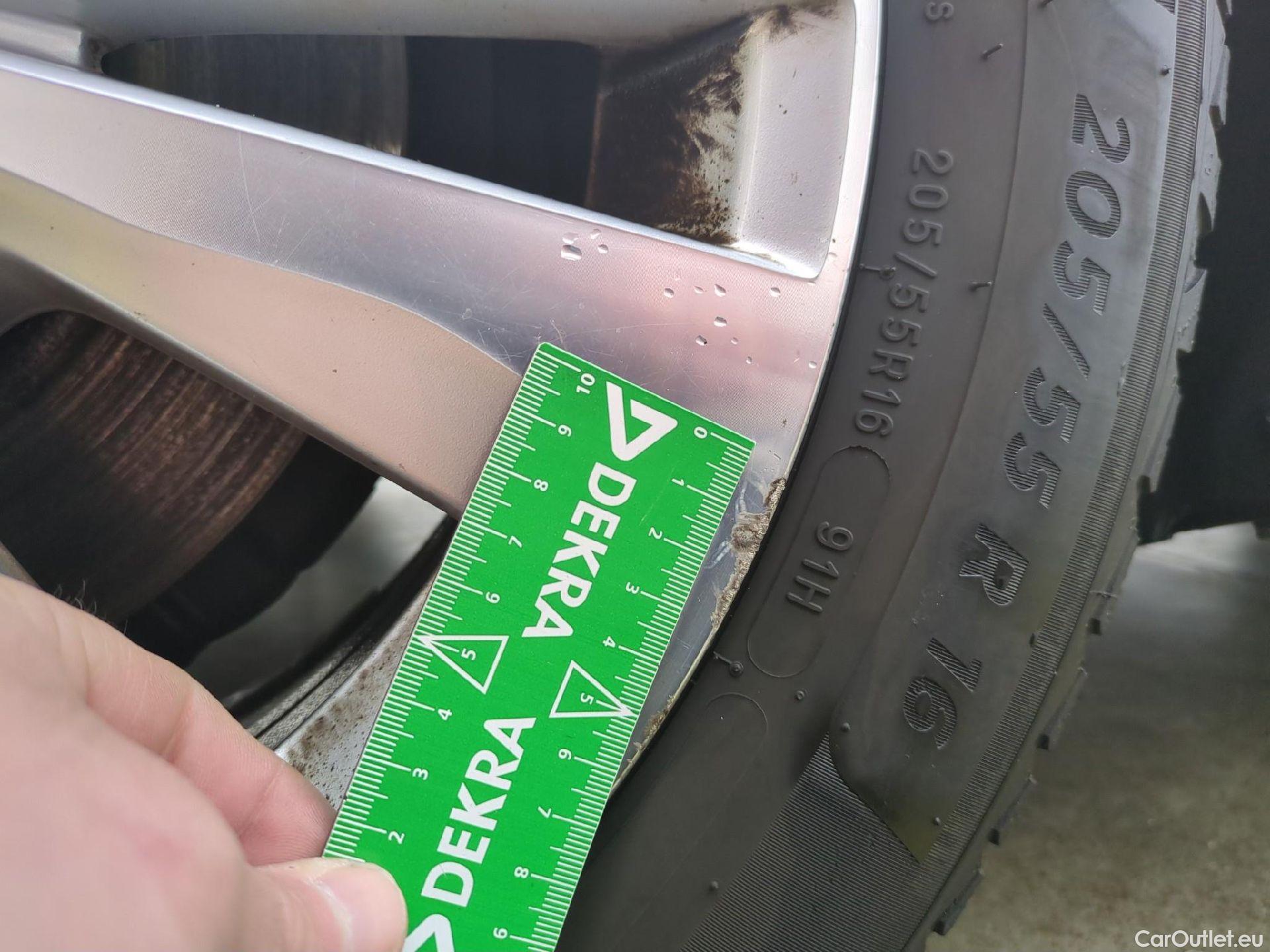  Volkswagen  Golf  VII Berline Confortline Business BMT 1.6 TDI 115CV BVA7 E6dT #1