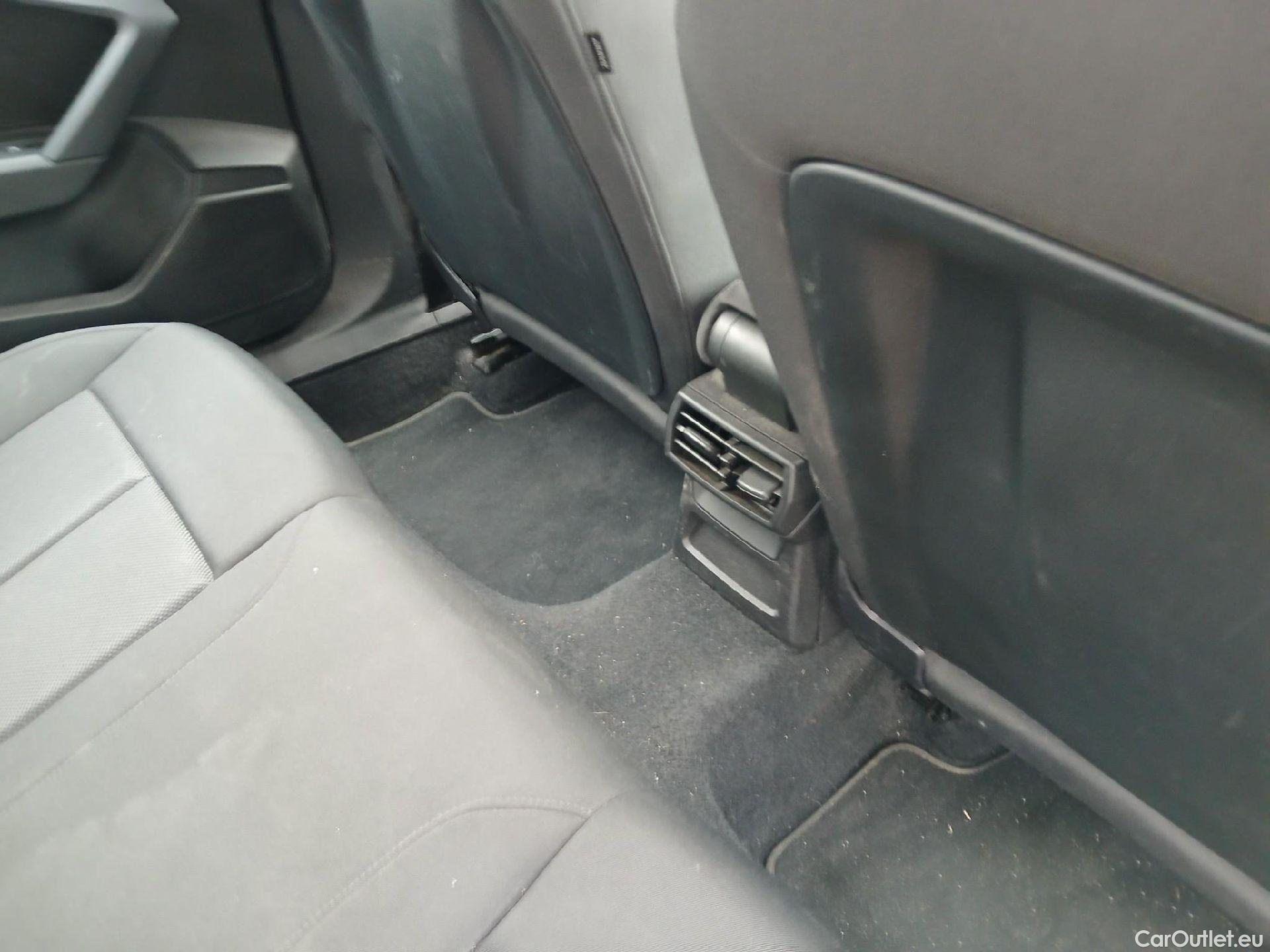  Audi  A3 AUDI  / 2020 / 5P / berlina con portón Sportback 30 TFSI 81kW (110CV) S tronic #7