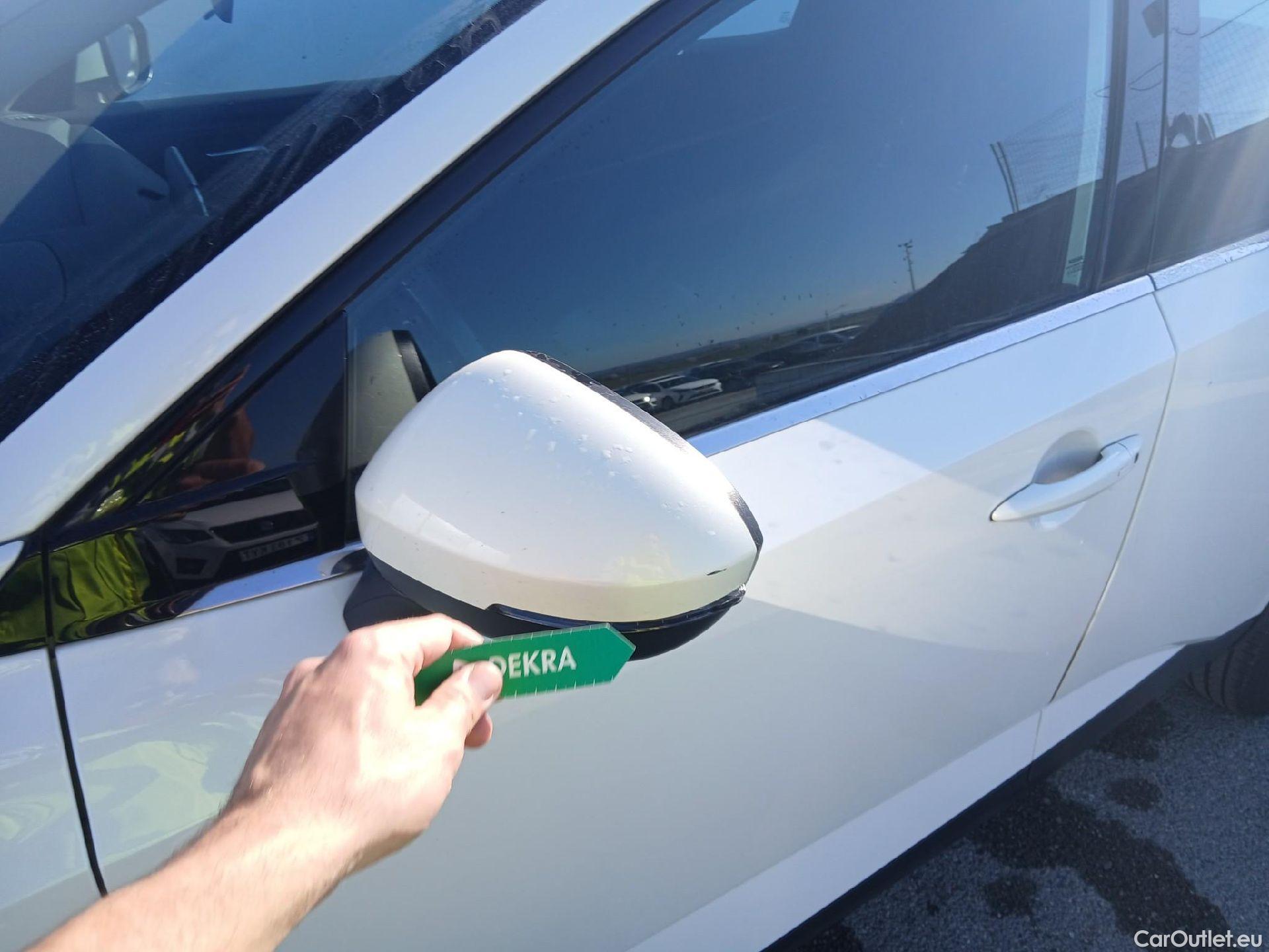  Nissan  Qashqai NISSAN  / 2021 / 5P / todoterreno DIG-T 116kW (158CV) mHEV Xtronic Acenta (AC2) #9