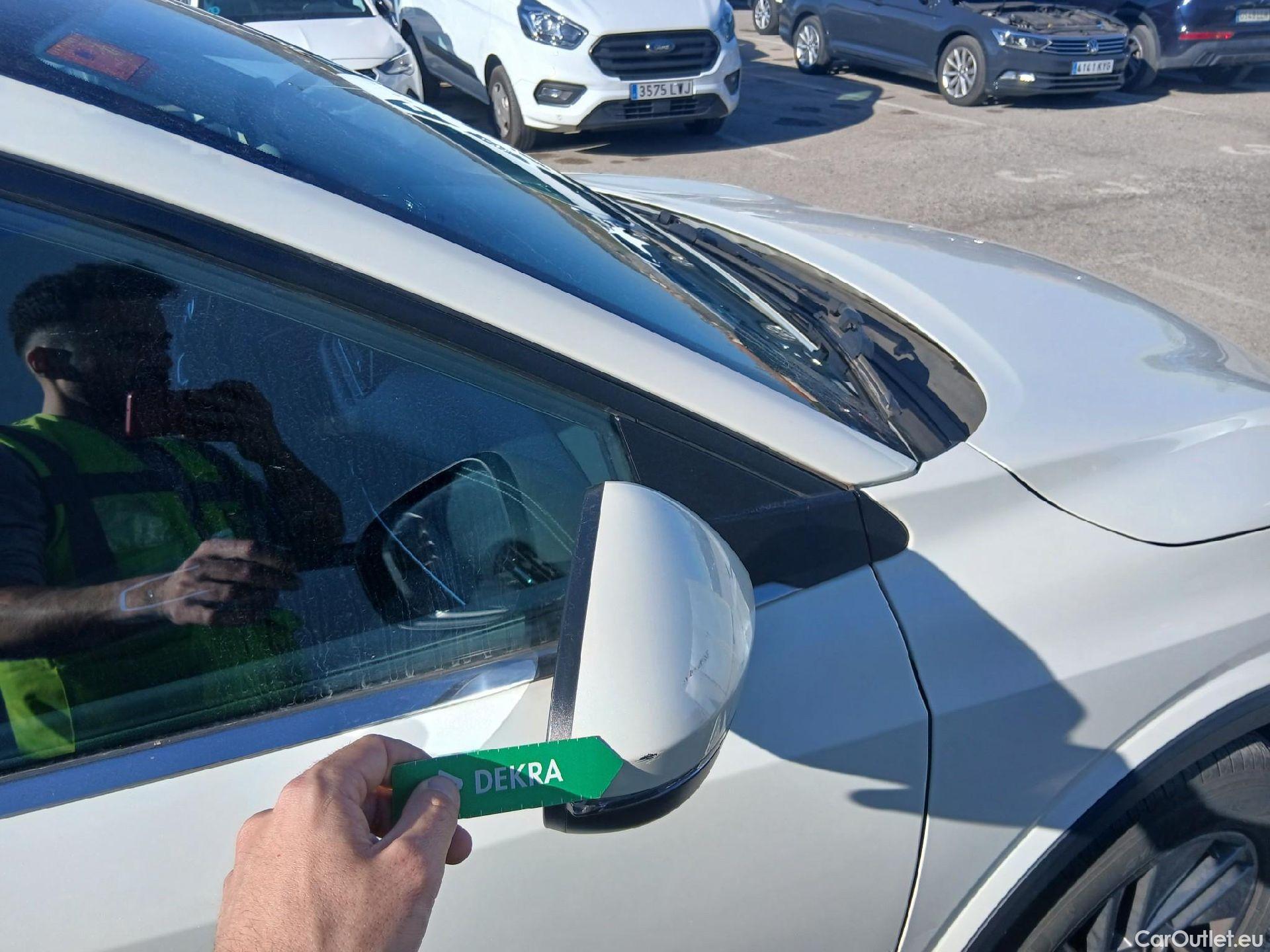  Nissan  Qashqai NISSAN  / 2021 / 5P / todoterreno DIG-T 116kW (158CV) mHEV Xtronic Acenta (AC2) #30