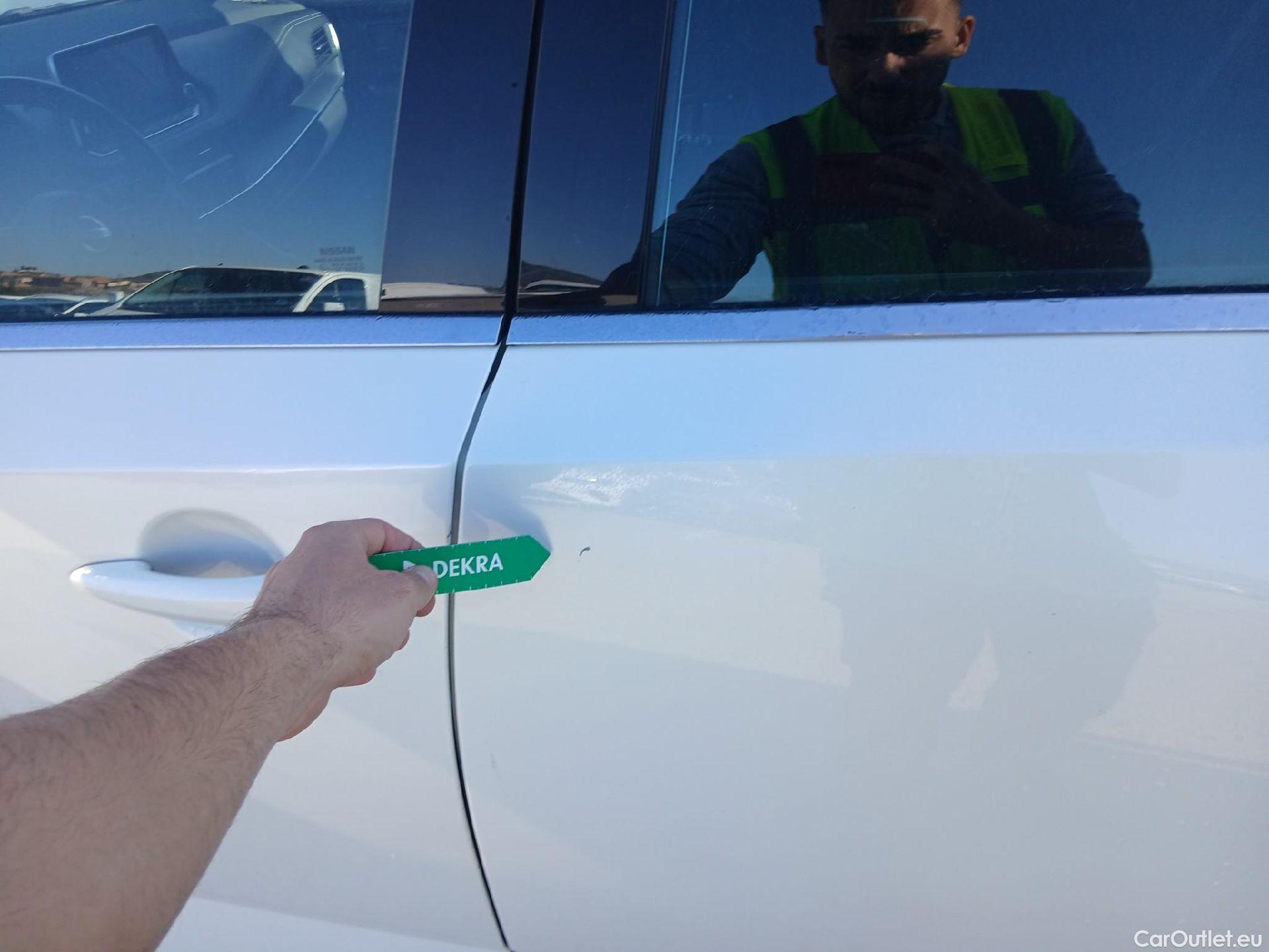  Nissan  Qashqai NISSAN  / 2021 / 5P / todoterreno DIG-T 116kW (158CV) mHEV Xtronic Acenta (AC2) #12