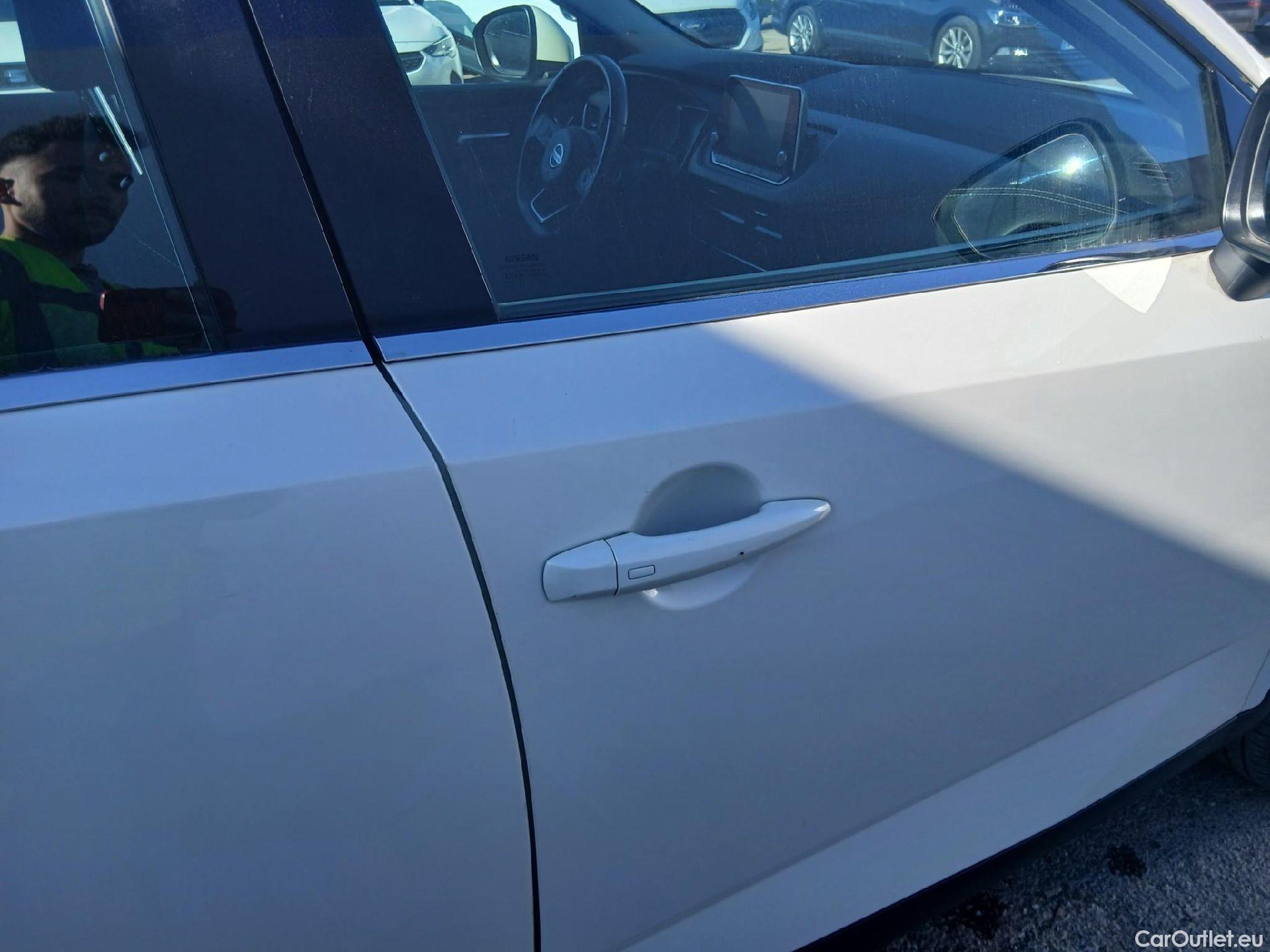  Nissan  Qashqai NISSAN  / 2021 / 5P / todoterreno DIG-T 116kW (158CV) mHEV Xtronic Acenta (AC2) #26