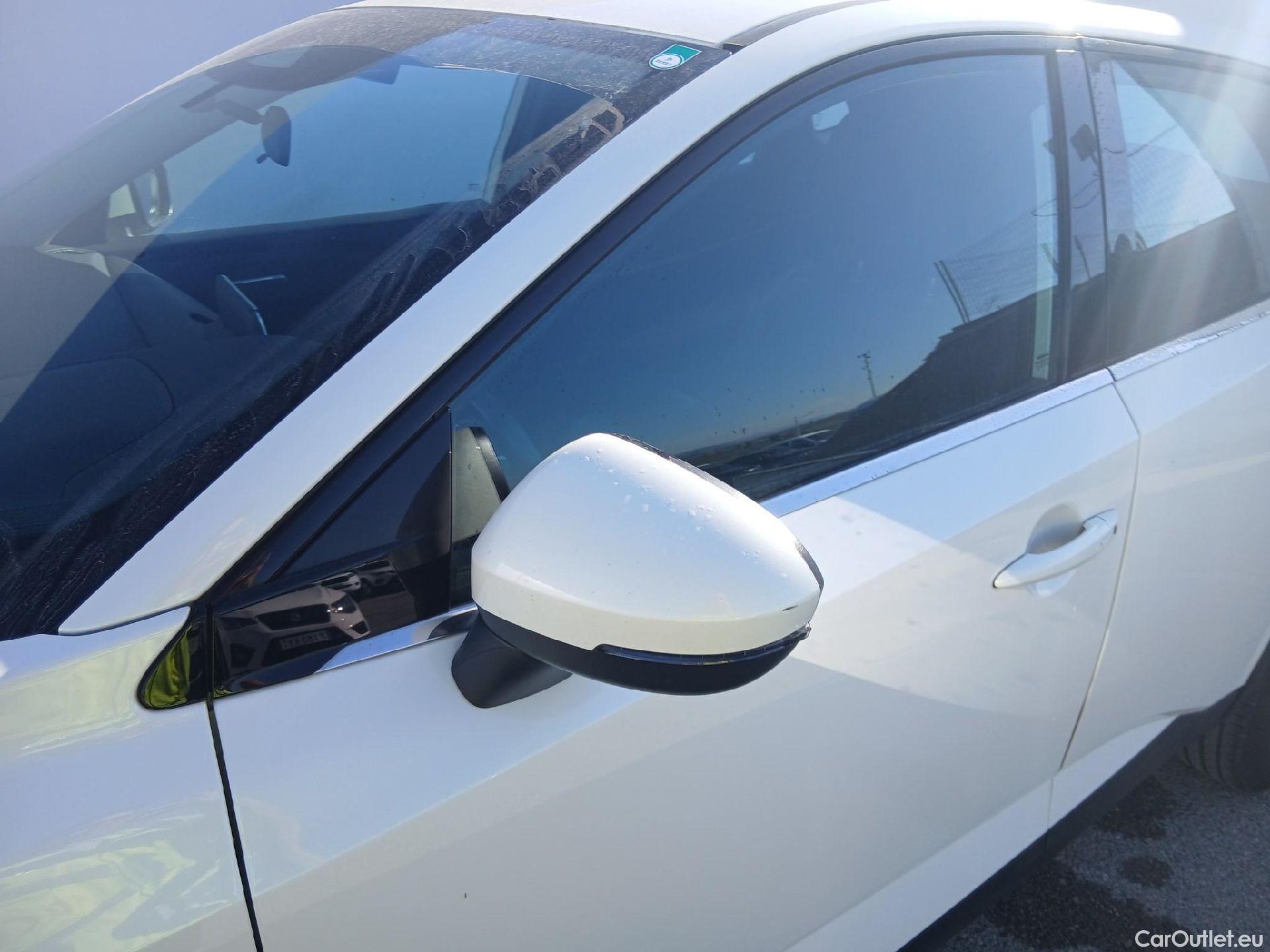  Nissan  Qashqai NISSAN  / 2021 / 5P / todoterreno DIG-T 116kW (158CV) mHEV Xtronic Acenta (AC2) #10