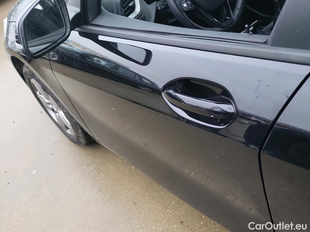  Bmw  Serie 1 BMW  / 2019 / 5P / berlina con portón 118i #3