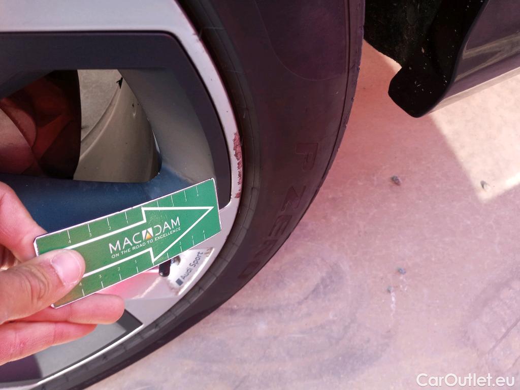  Audi  Q8 AUDI  / 2018 / 5P / todoterreno 50 TDI 210kW S Line Plus quattro tip #1