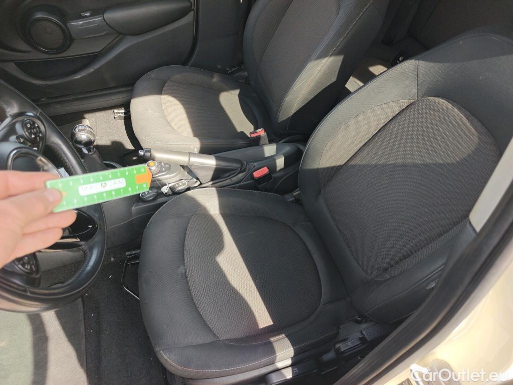  Mini  Cooper MINI MINI / 2014 / 5P / berlina con portón ONE 5 PUERTAS (CX) #4