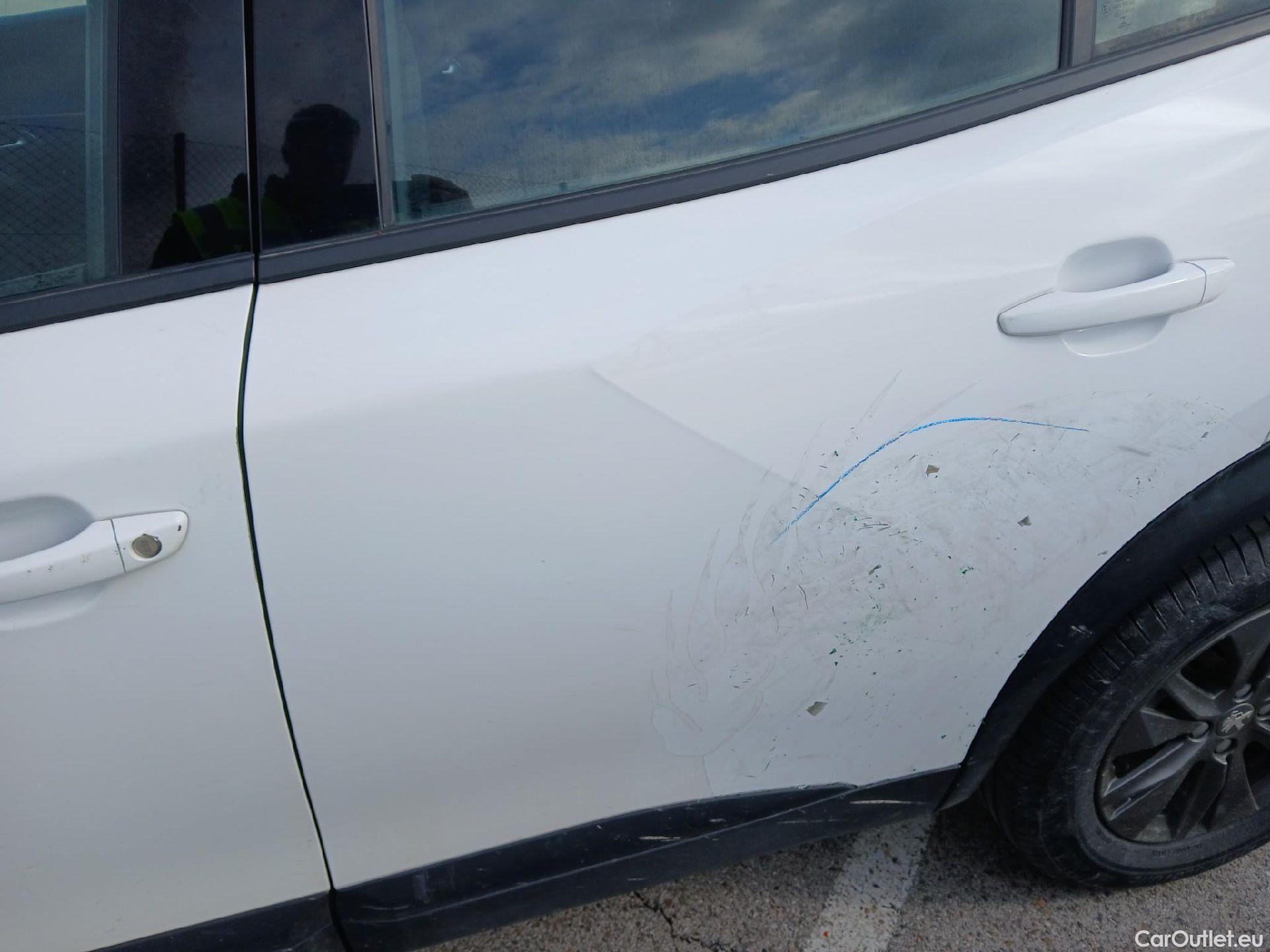  Peugeot  2008 PEUGEOT  / 2019 / 5P / todoterreno Active Pack BlueHDI 81kW (110CV) #9