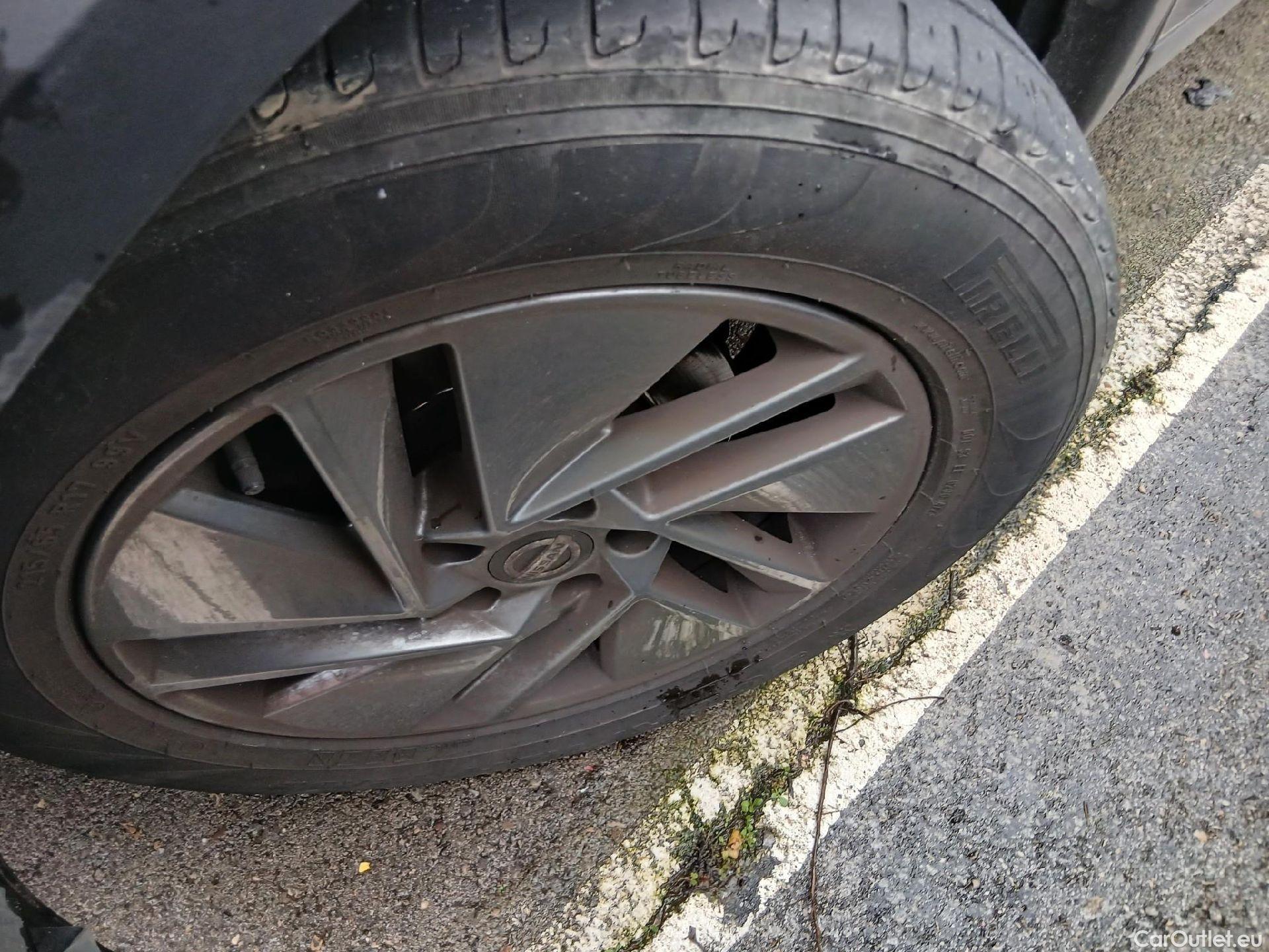  Nissan  Qashqai NISSAN  / 2021 / 5P / todoterreno DIG-T 116kW (158CV) mHEV Xtronic Acenta (AC) #2