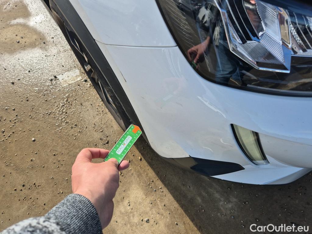  Peugeot  2008 PEUGEOT  / 2019 / 5P / todoterreno Allure BlueHDI 81kW (110CV) #11