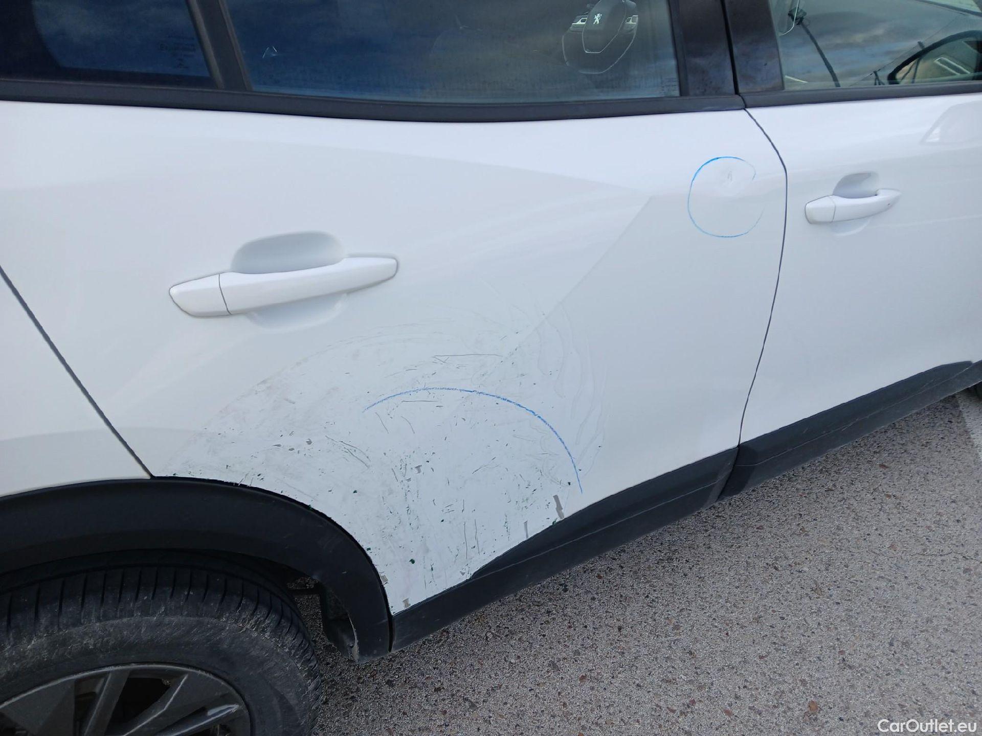  Peugeot  2008 PEUGEOT  / 2019 / 5P / todoterreno Active Pack BlueHDI 81kW (110CV) #16