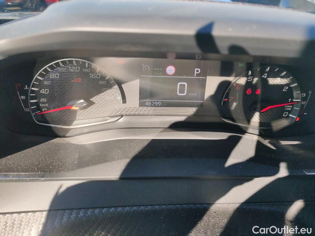  Peugeot  2008 PEUGEOT  / 2023 / 5P / todoterreno Active BlueHDI 130 S&S EAT8 #19