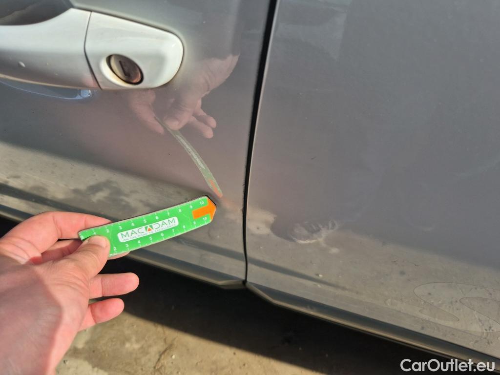  Peugeot  2008 PEUGEOT  / 2019 / 5P / todoterreno Allure BlueHDI 81kW (110CV) #33