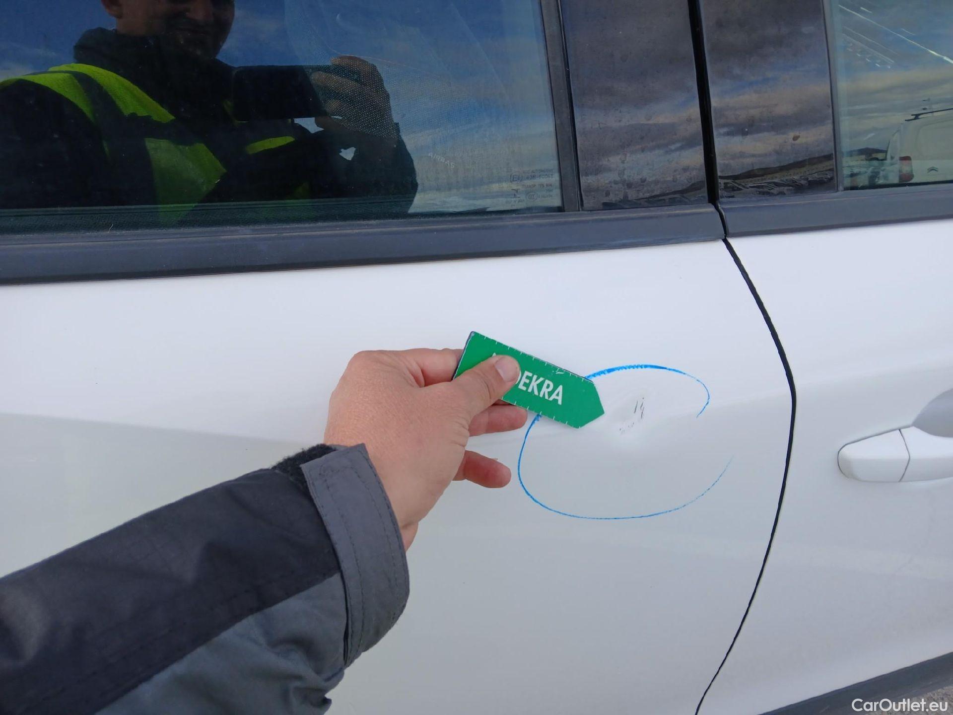  Peugeot  2008 PEUGEOT  / 2019 / 5P / todoterreno Active Pack BlueHDI 81kW (110CV) #15