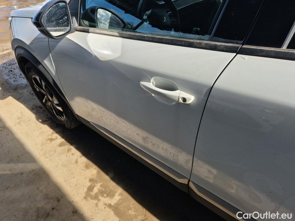  Peugeot  2008 PEUGEOT  / 2019 / 5P / todoterreno Allure BlueHDI 81kW (110CV) #32