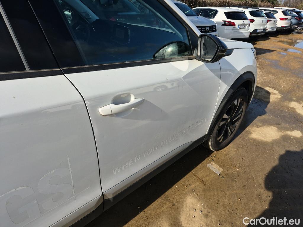  Peugeot  2008 PEUGEOT  / 2019 / 5P / todoterreno Allure BlueHDI 81kW (110CV) #34