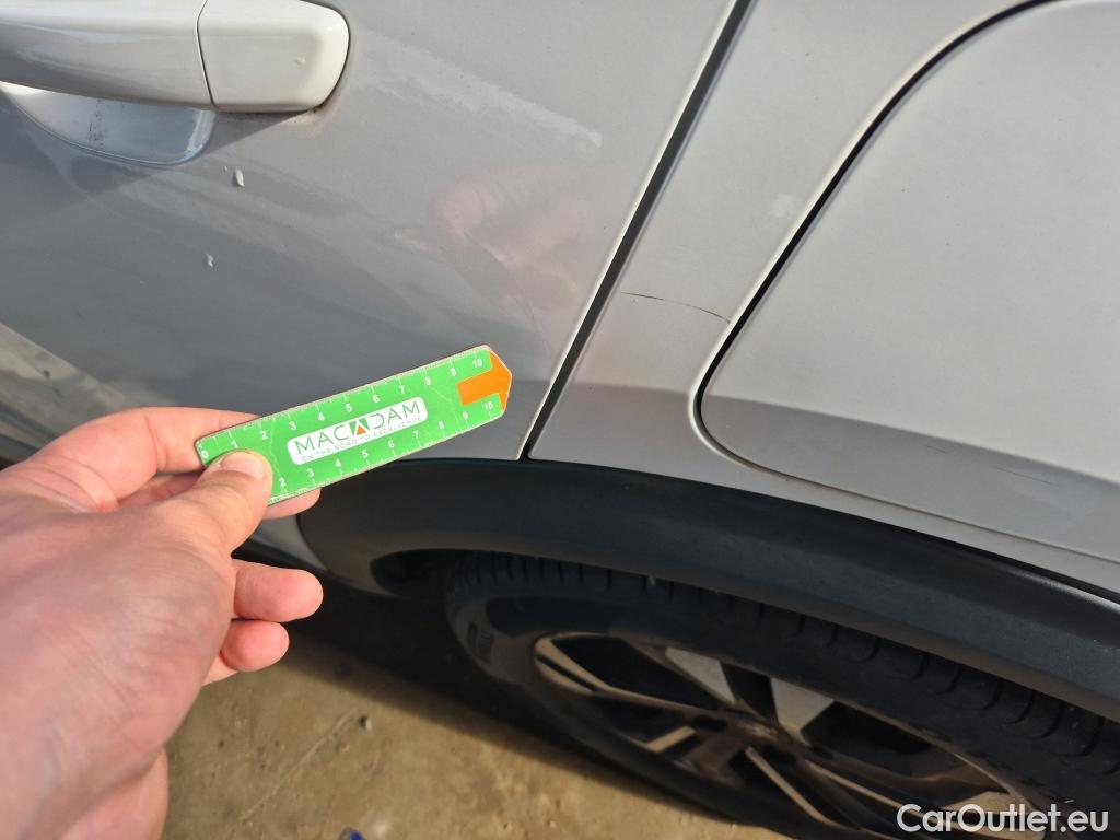  Peugeot  2008 PEUGEOT  / 2019 / 5P / todoterreno Allure BlueHDI 81kW (110CV) #31