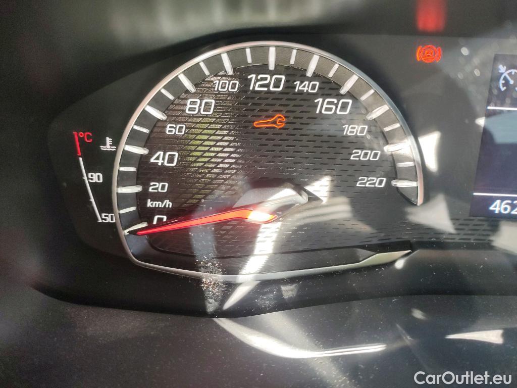  Peugeot  2008 PEUGEOT  / 2023 / 5P / todoterreno Active BlueHDI 130 S&S EAT8 #20