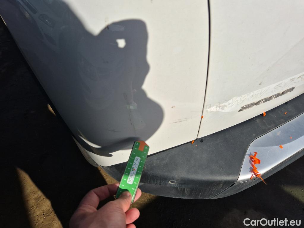  Peugeot  2008 PEUGEOT  / 2019 / 5P / todoterreno Allure BlueHDI 81kW (110CV) #17