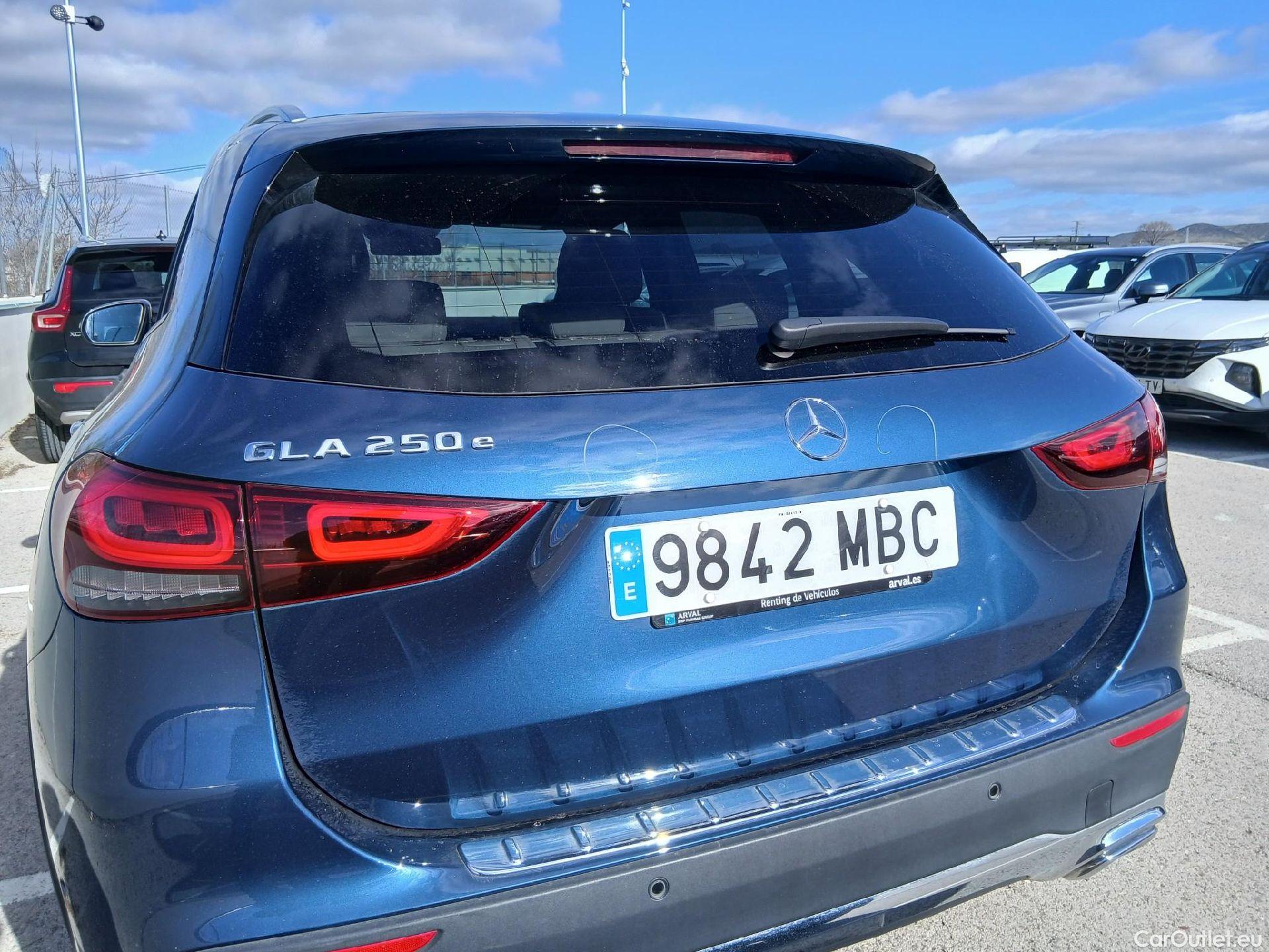  Mercedes  GLA MERCEDES-BENZ  / 2020 / 5P / todoterreno  250 e #22