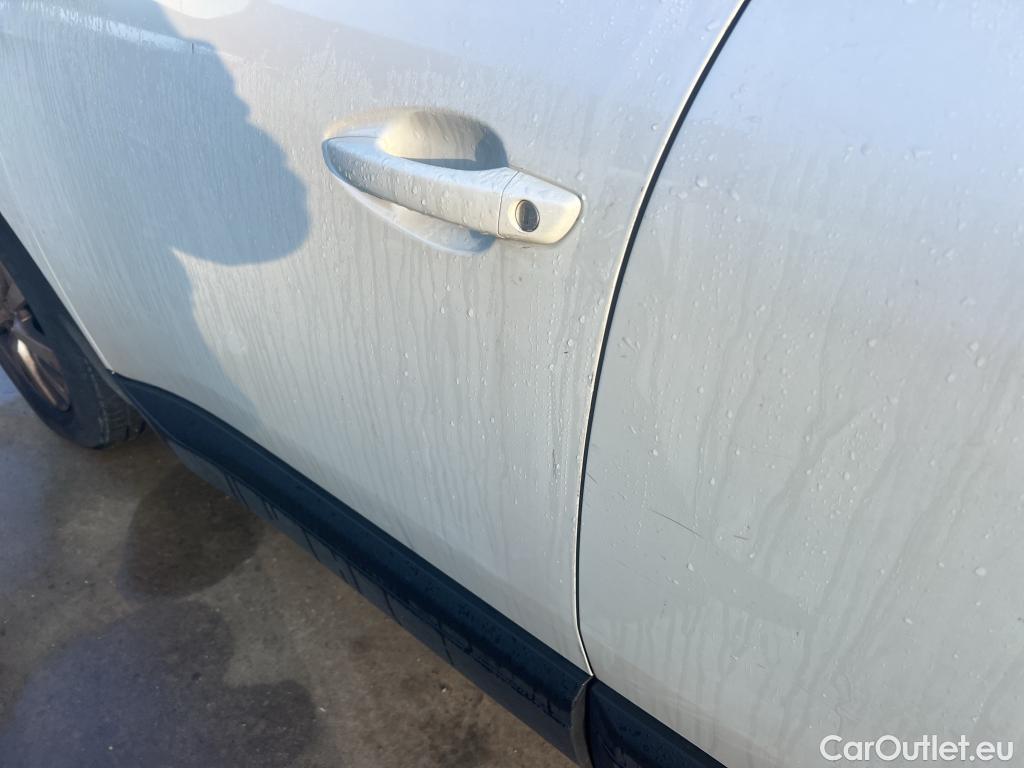  Peugeot  3008 PEUGEOT  / 2020 / 5P / todoterreno 1.2 PureTech 96KW S&S Active Pack EAT8 #5