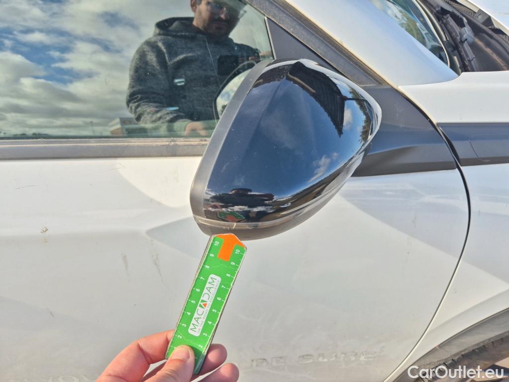  Peugeot  2008 PEUGEOT  / 2019 / 5P / todoterreno Allure BlueHDI 81kW (110CV) #25