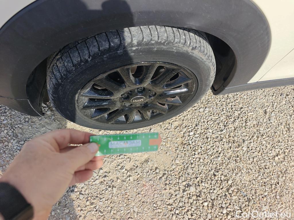  Mini  Cooper MINI MINI / 2014 / 5P / berlina con portón ONE 5 PUERTAS (CX) #5